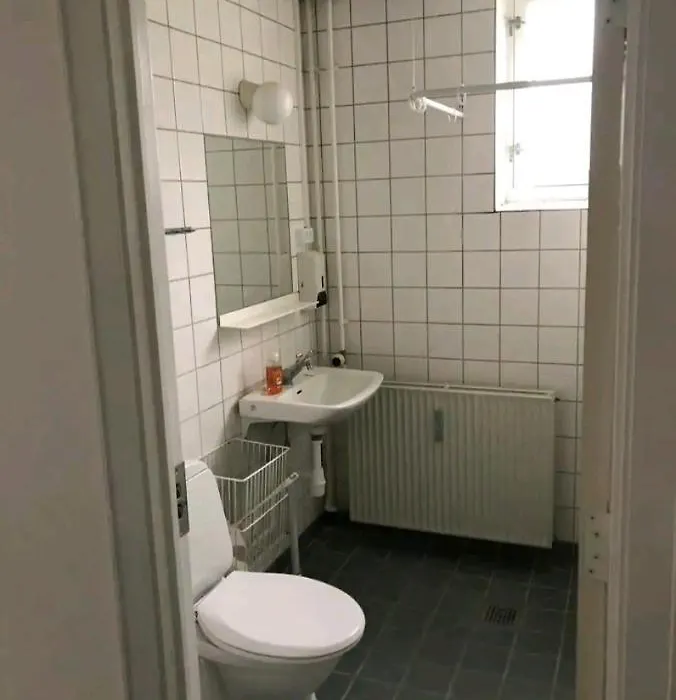 Bjergvaenget 16, 2400 Kobenhavn-1